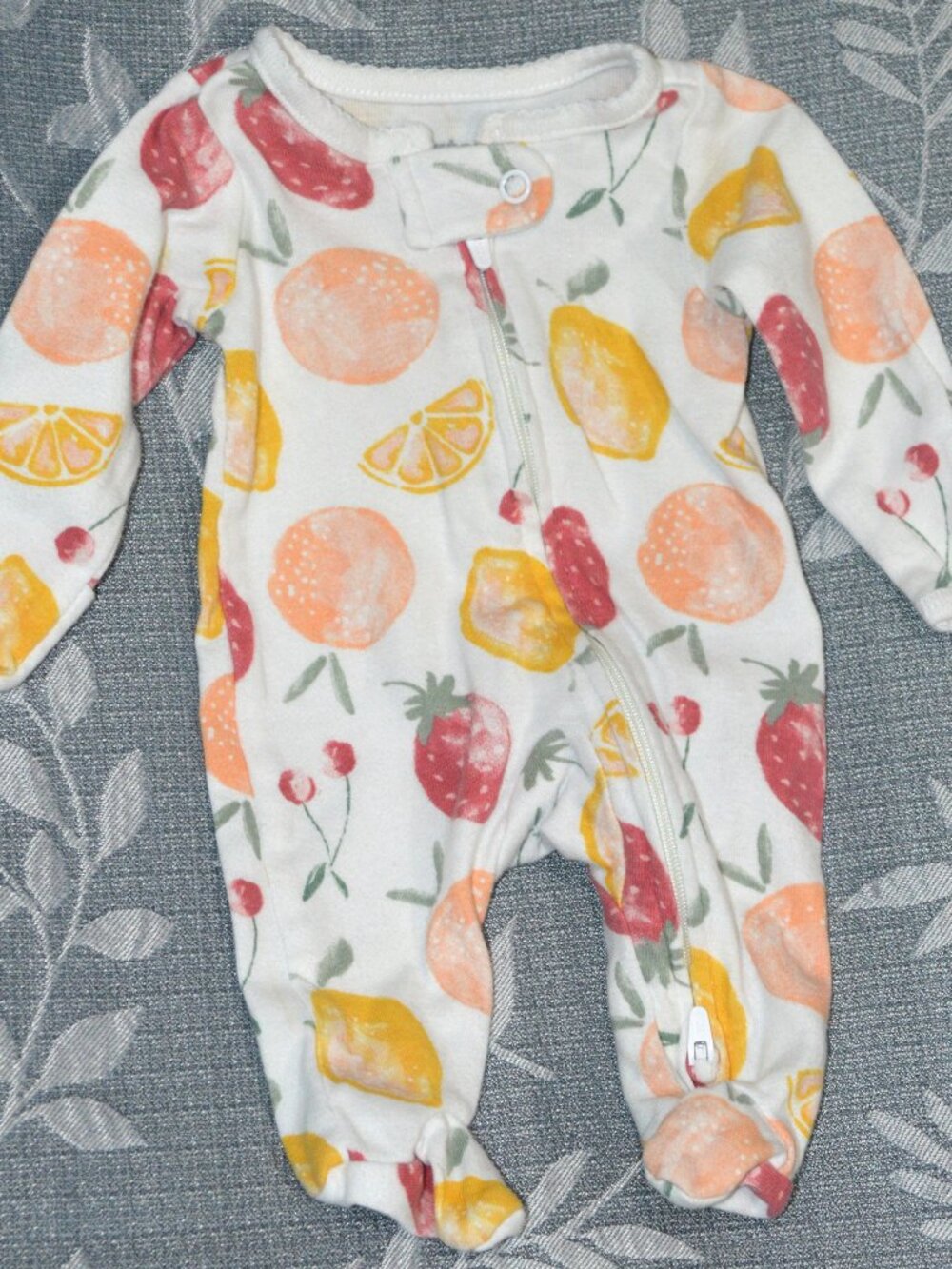 Child of Mine Carter’s Sleep & Play Frutas – Preemie (0m)